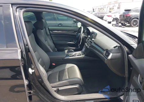 2021 Honda Accord Sport 2.0T z USA, uszkodzony, nr VIN 1HGCV2F35MA025179